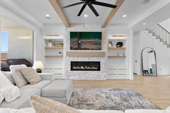 TEAKWOOD 5 - Residential