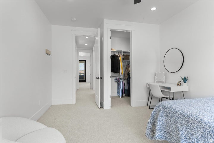 TEAKWOOD 5 - Residential