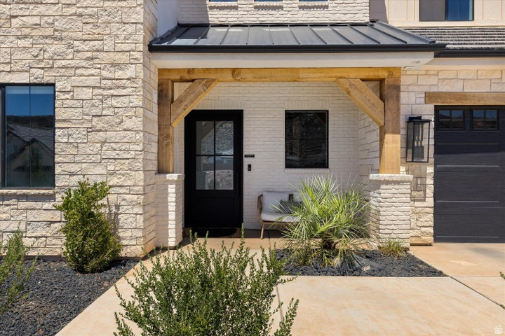 TEAKWOOD 5 - Residential
