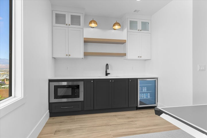 TEAKWOOD 5 - Residential
