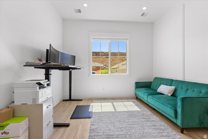 TEAKWOOD 5 - Residential