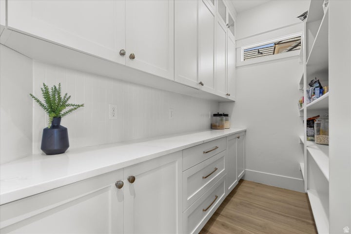 TEAKWOOD 5 - Residential