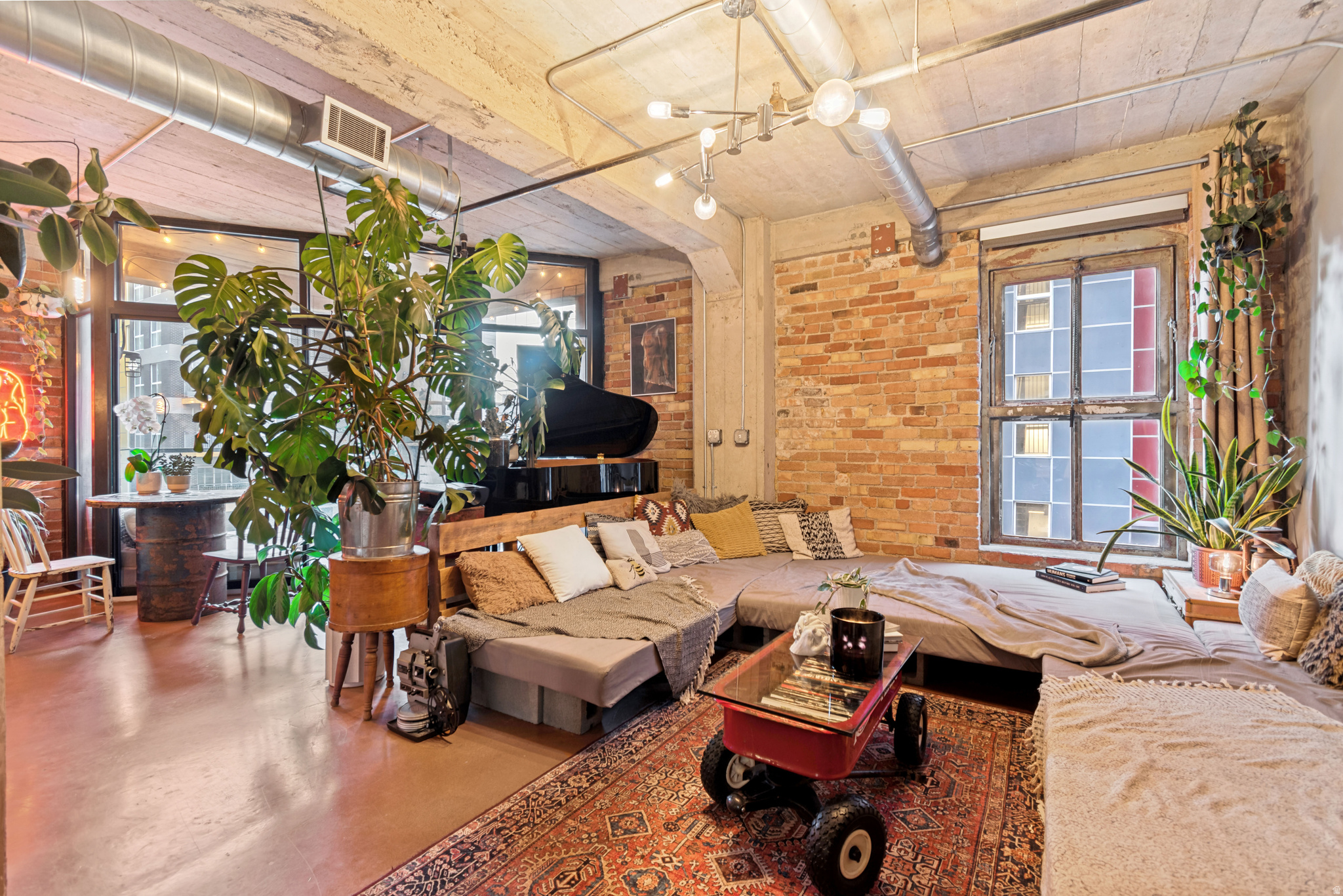 WESTGATE LOFTS - Residential