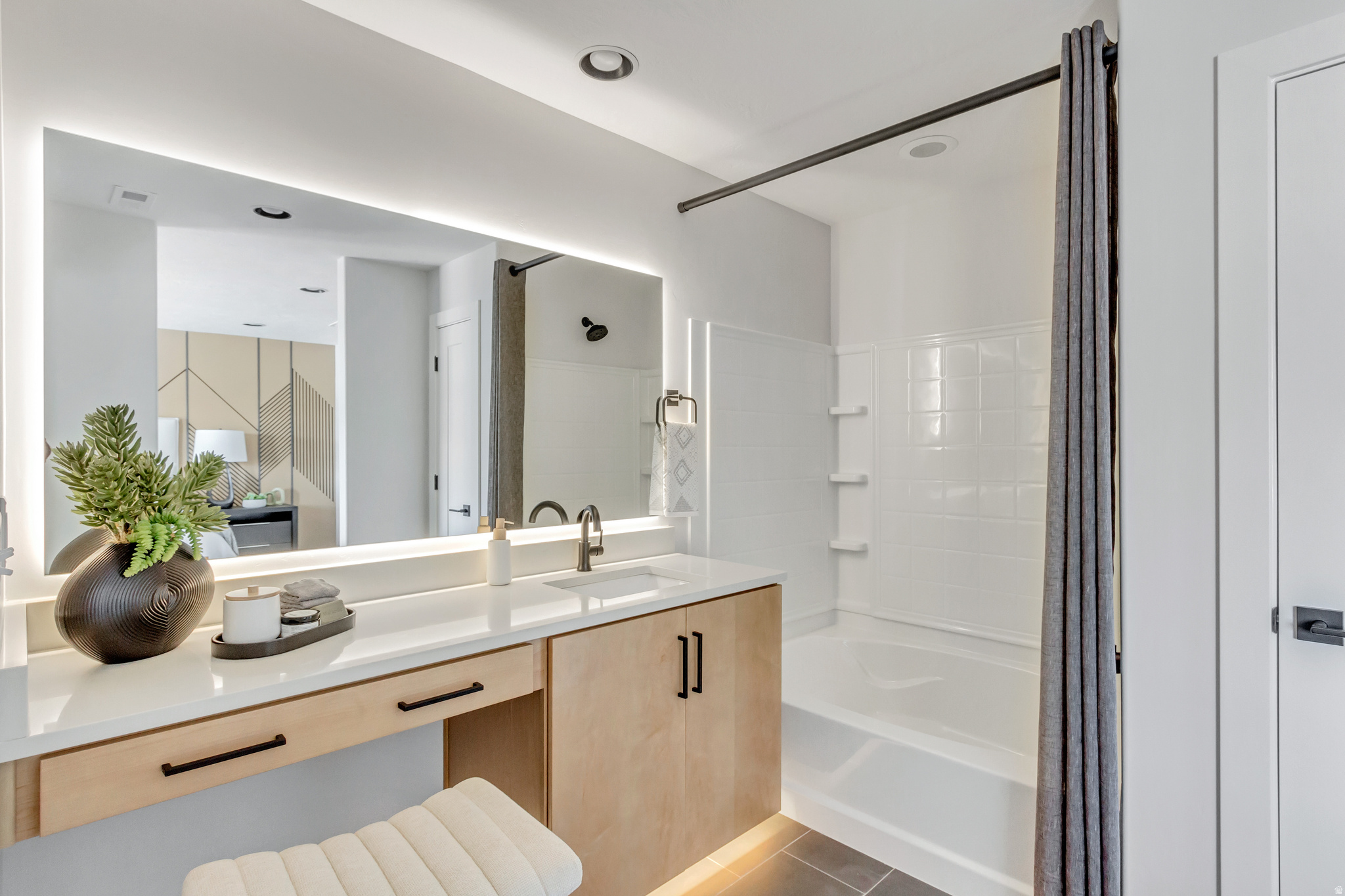 MEADOWBROOK - Residential