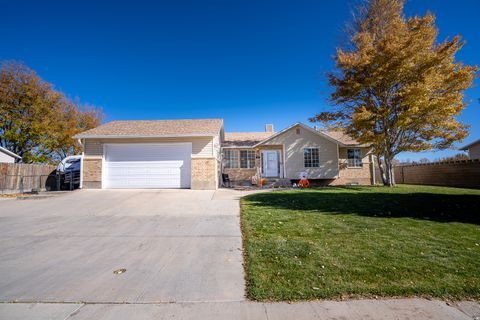 Photo of 311 S DAFFEY DR, Salina, UT 84654 (MLS # 2120743) Photo of 311 S DAFFEY DR, Salina, UT 84654 (MLS # 2120743)