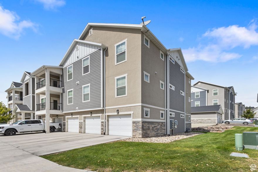 Very well taken care of condo located in an exceptional location at the Quailhill Community in Saratoga Springs. Conveniently nestled right off main roads that lead to schools, restaurants, grocery stores and entertainment. This end unit design provides natural lighting that comes in through the east. The end unit design also provides a wider garage which is a huge help for storage. Enjoy comfort and access to the great amenities this community provides. Schedule your showing today!