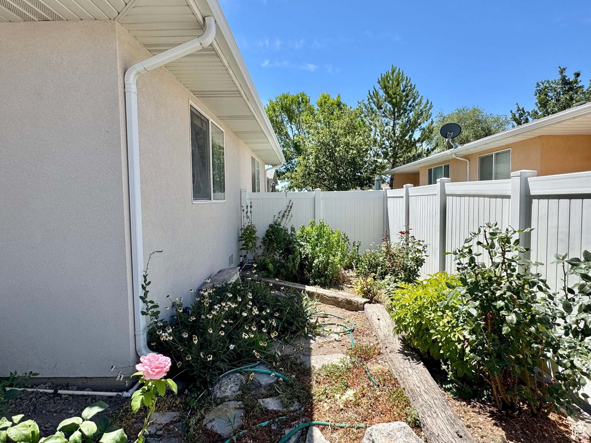 TOPAZ TOWNHOMES - Residential