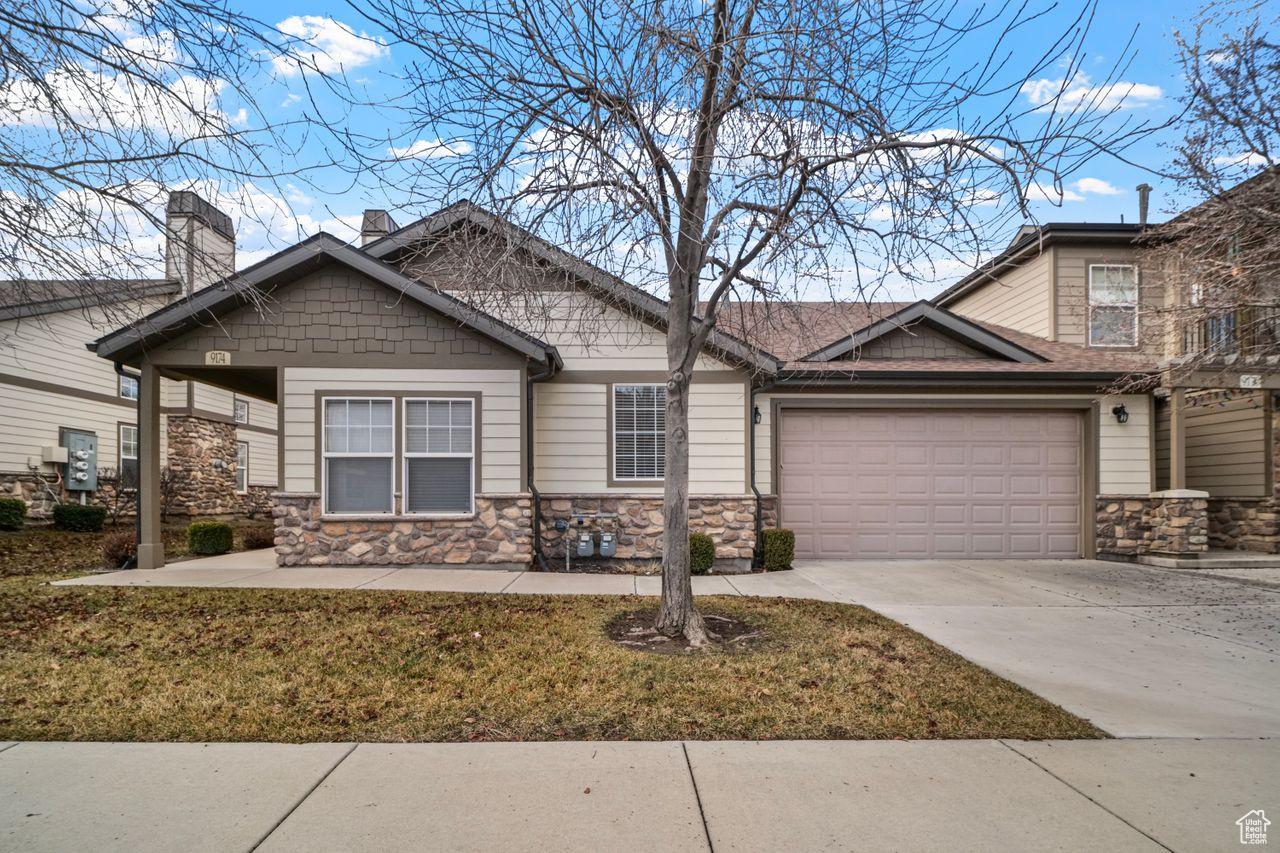 9174 S Jordan Oaks Dr, Sandy, Utah image 2