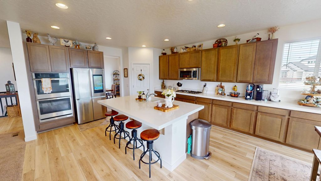 Photo of 635 S CHAN DR E, Grantsville, UT 84029 (MLS # 2146135)