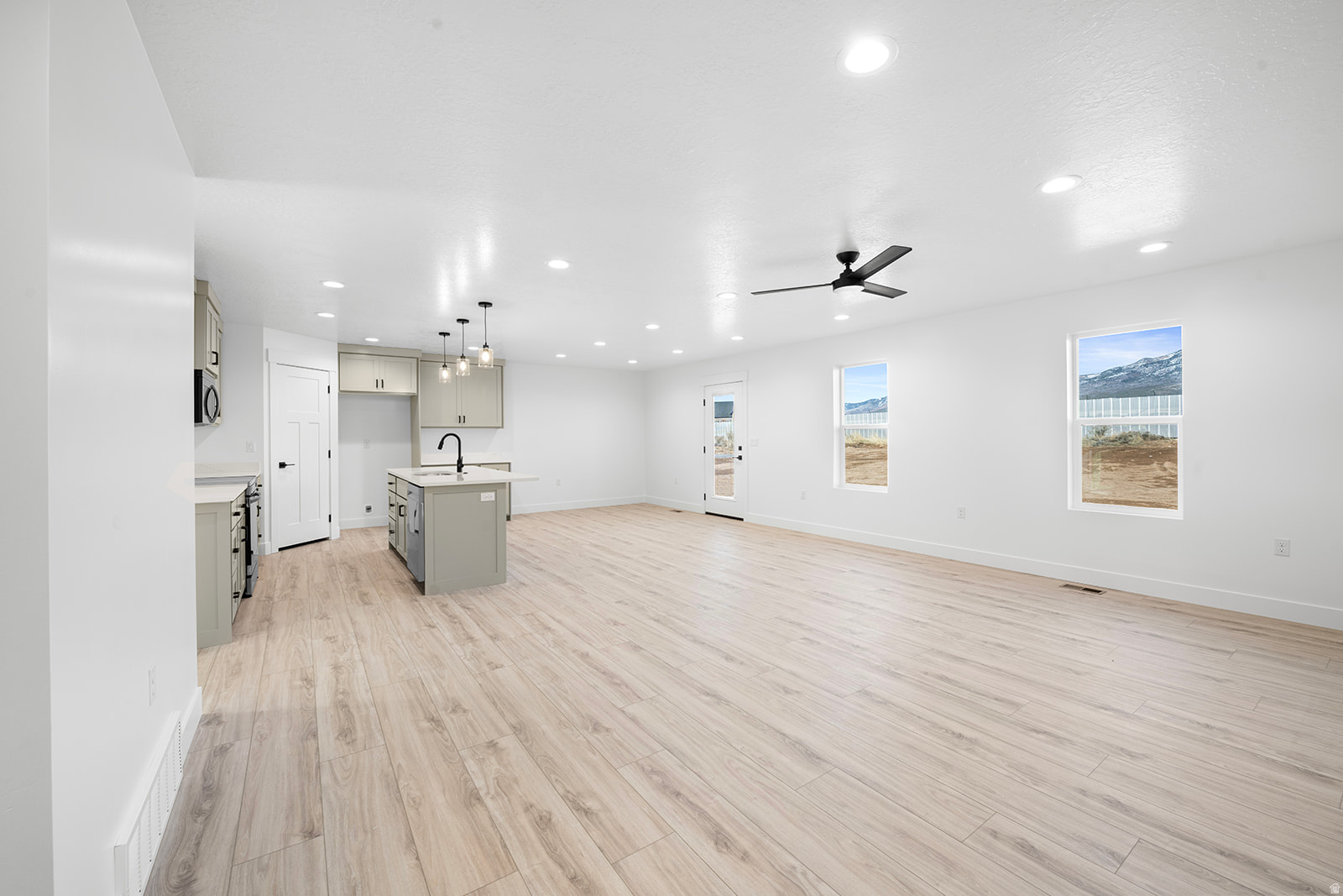 EAST RIDGE - Residential