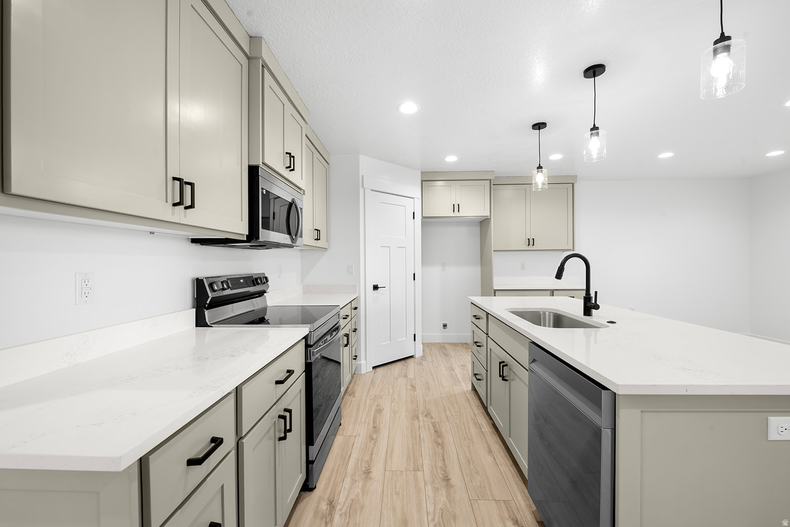 EAST RIDGE - Residential