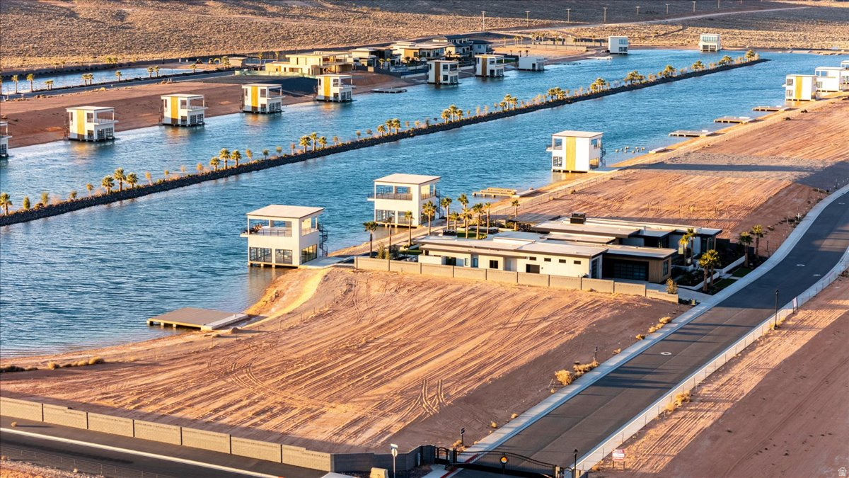 SOUTHERN SHORES - Land