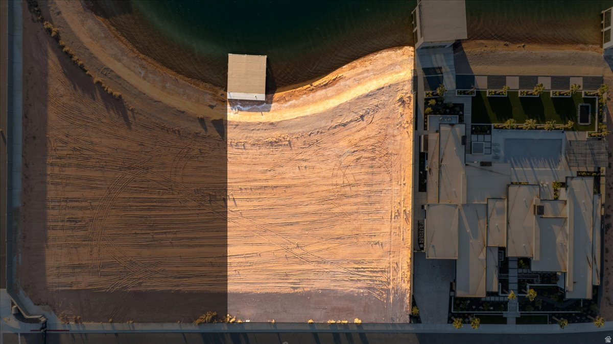 SOUTHERN SHORES - Land