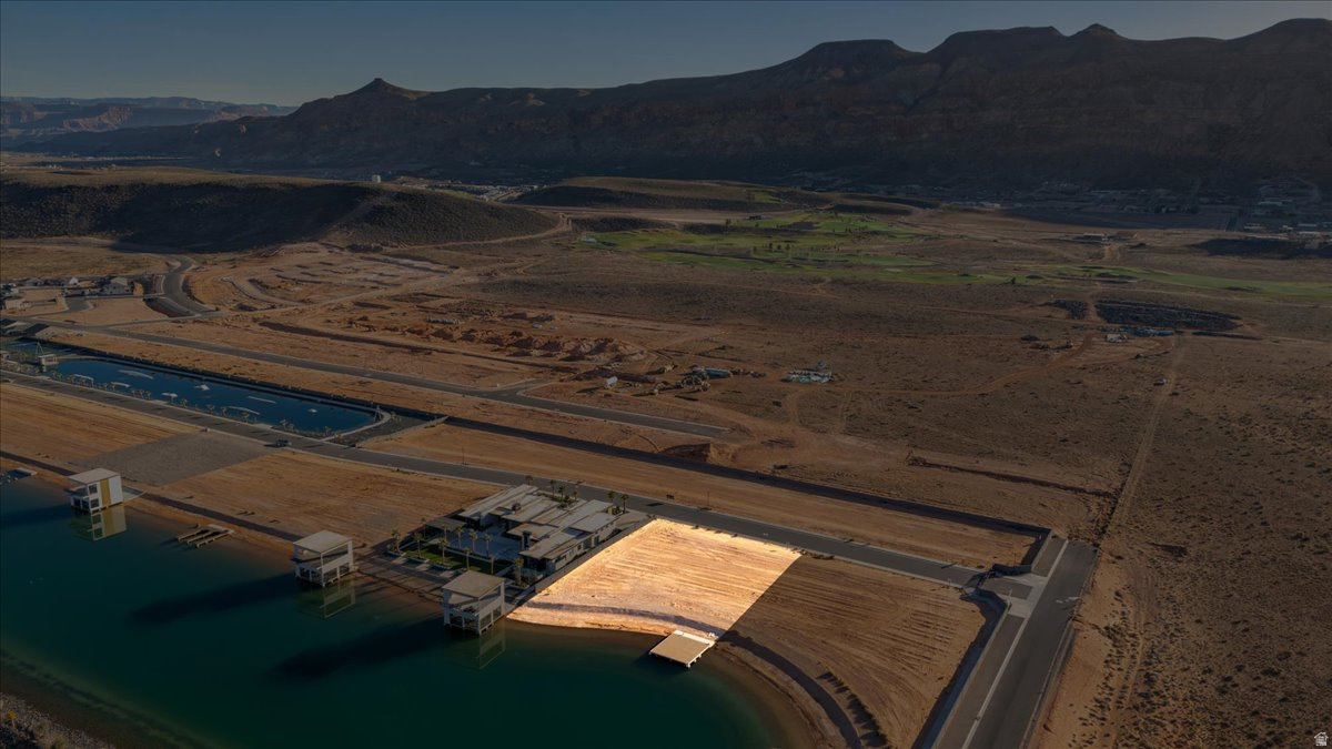 SOUTHERN SHORES - Land