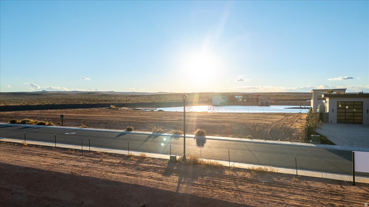 SOUTHERN SHORES - Land