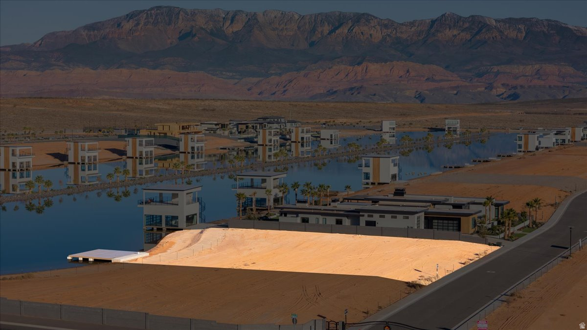 SOUTHERN SHORES - Land