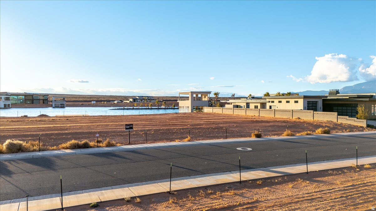 SOUTHERN SHORES - Land