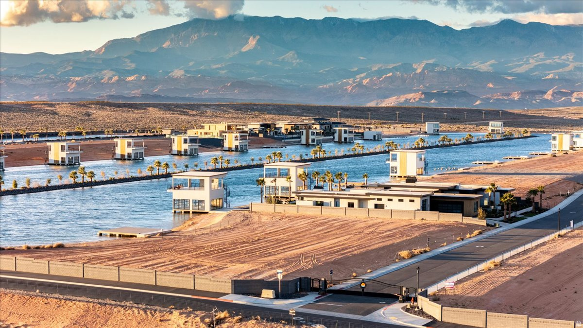 SOUTHERN SHORES - Land