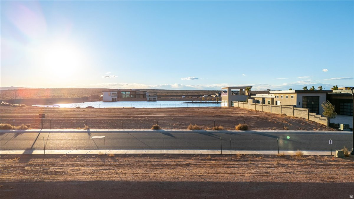 SOUTHERN SHORES - Land