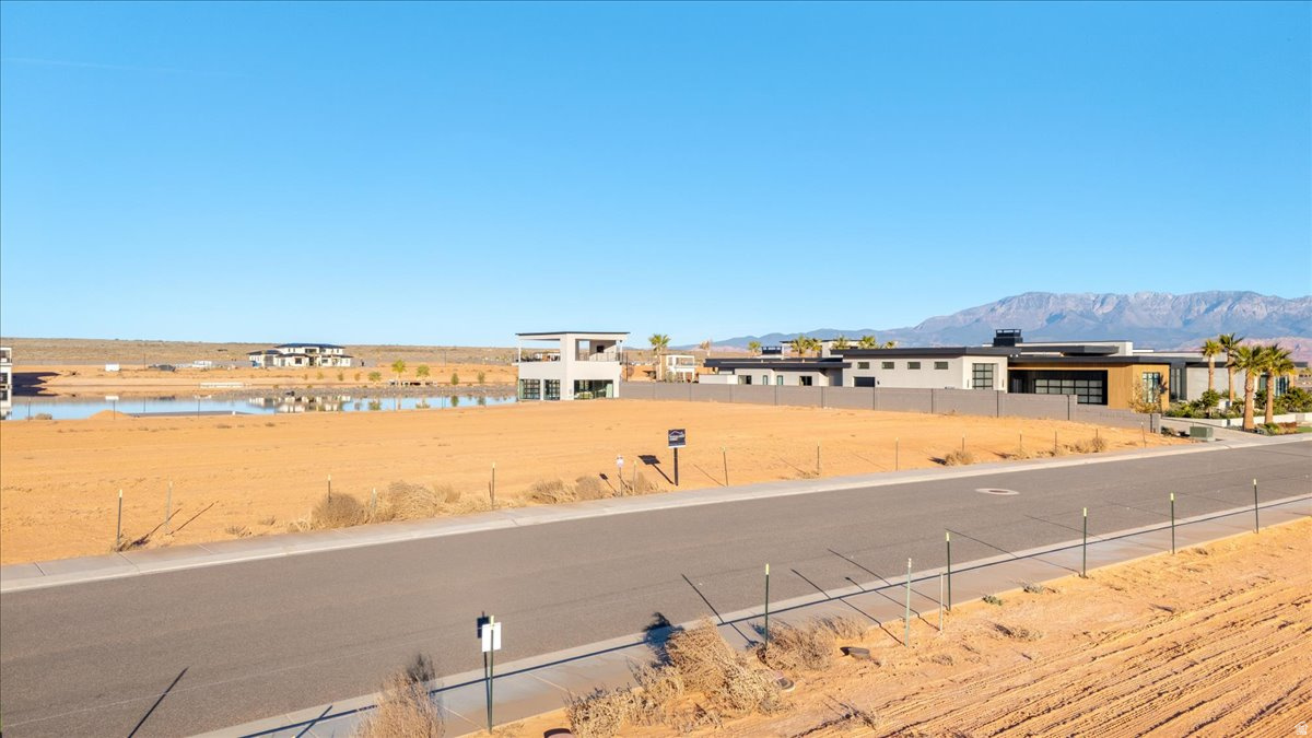 SOUTHERN SHORES - Land