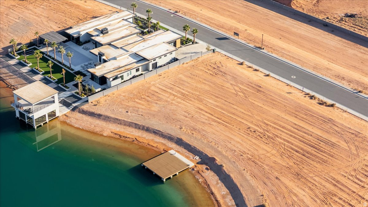 SOUTHERN SHORES - Land