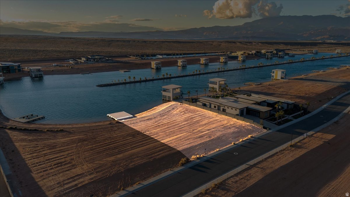 SOUTHERN SHORES - Land