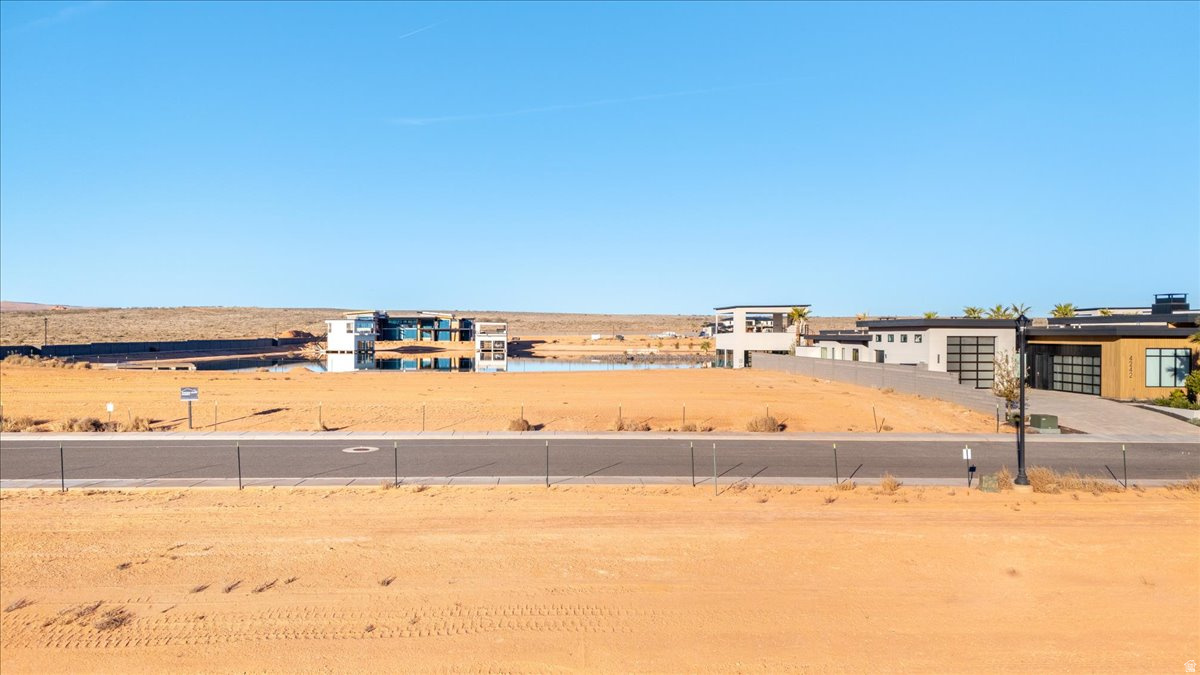 SOUTHERN SHORES - Land