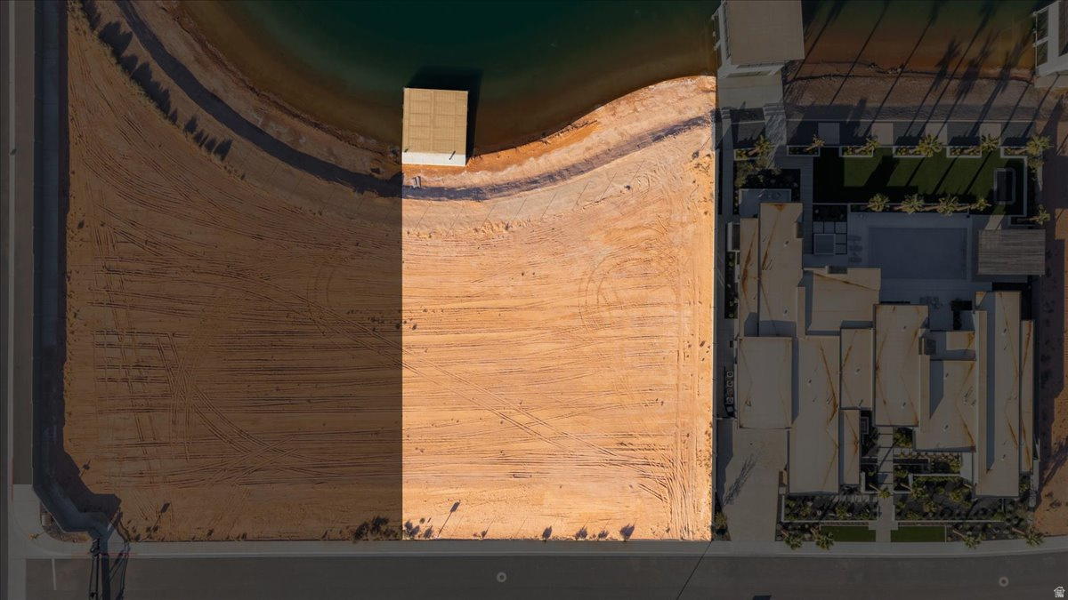 SOUTHERN SHORES - Land