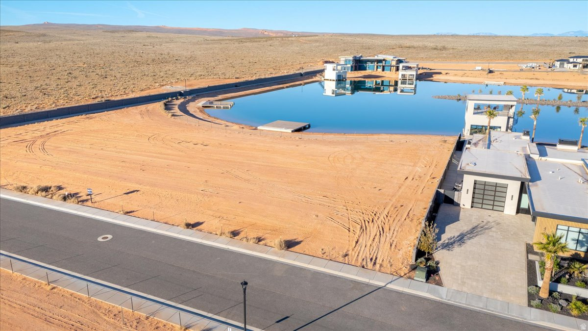 SOUTHERN SHORES - Land