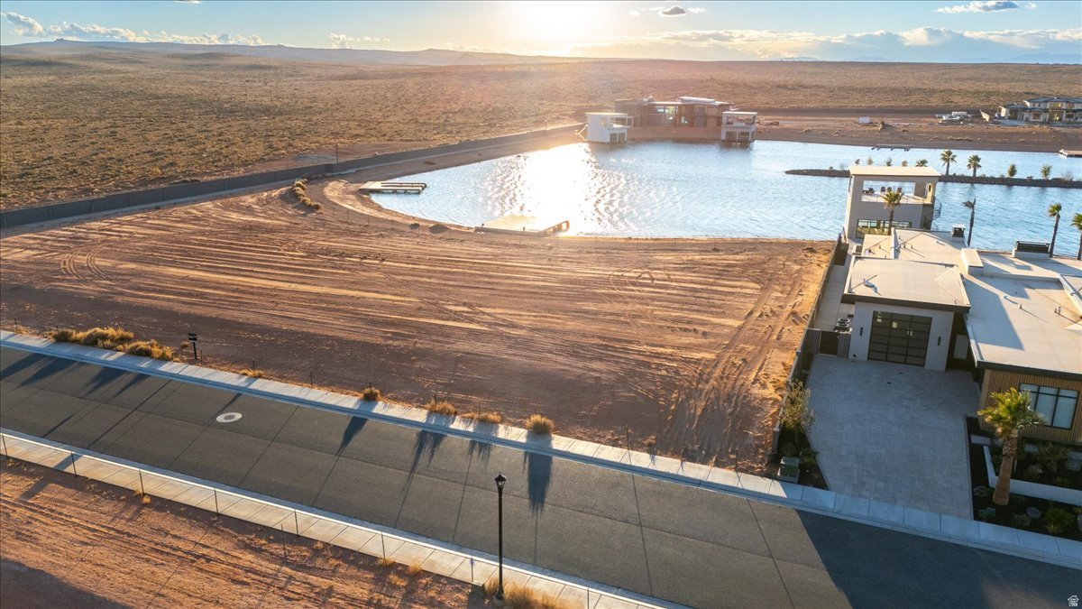 SOUTHERN SHORES - Land