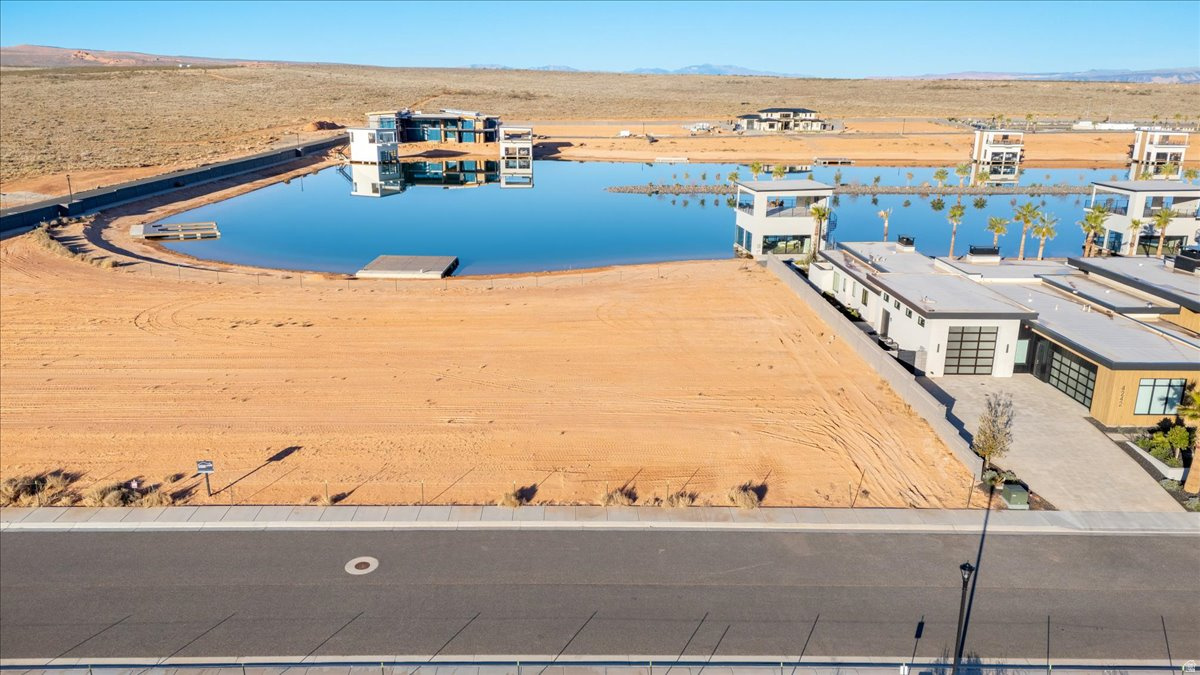 SOUTHERN SHORES - Land