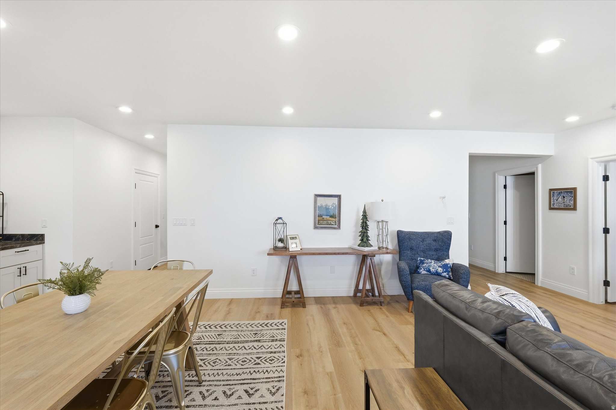 HAMPSHIRE ESTATES - Residential