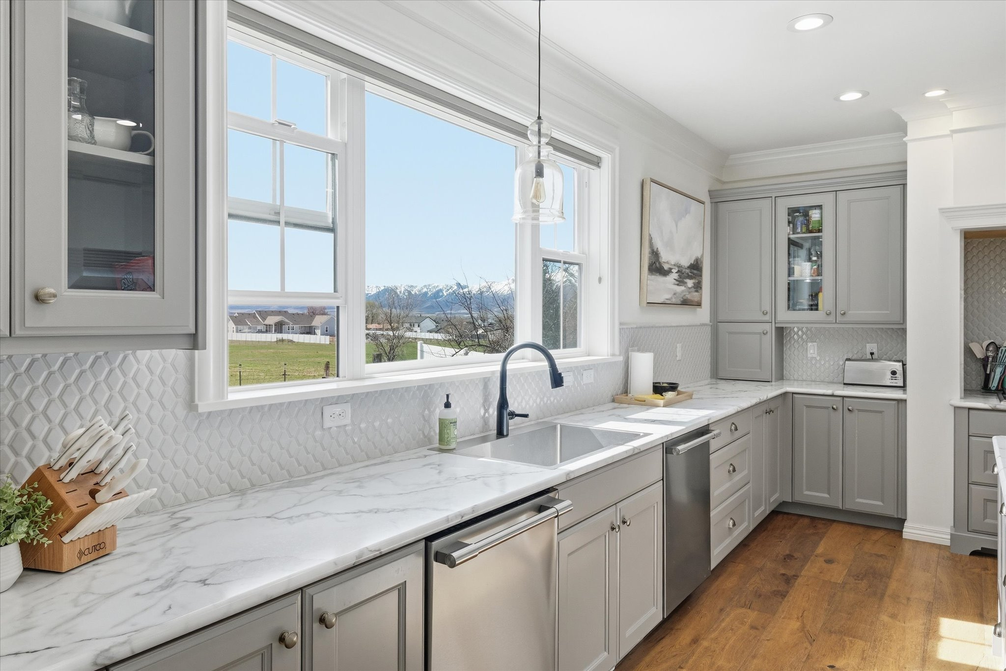 HAMPSHIRE ESTATES - Residential