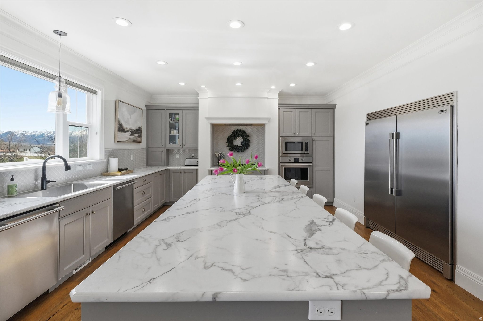 HAMPSHIRE ESTATES - Residential