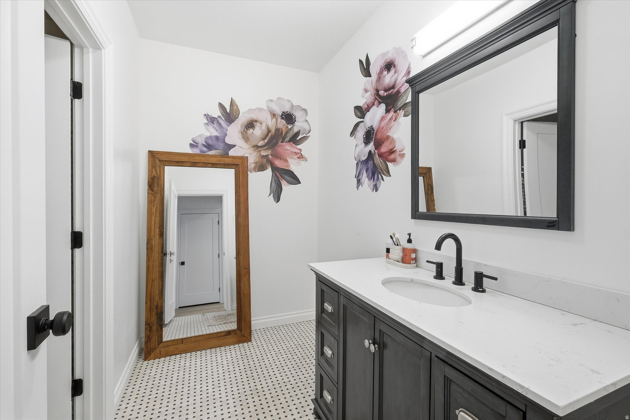 HAMPSHIRE ESTATES - Residential