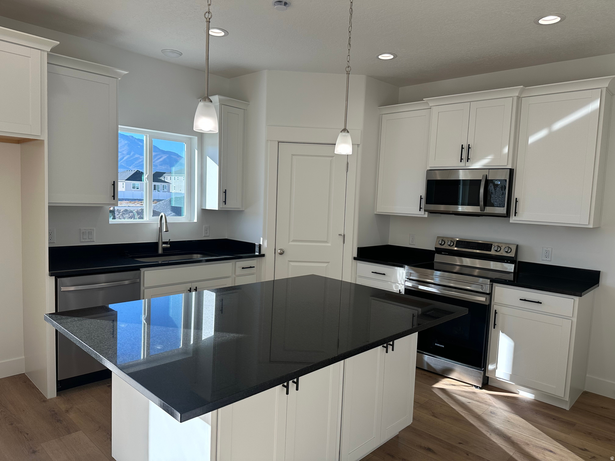 PACIFIC SPRINGS - Residential