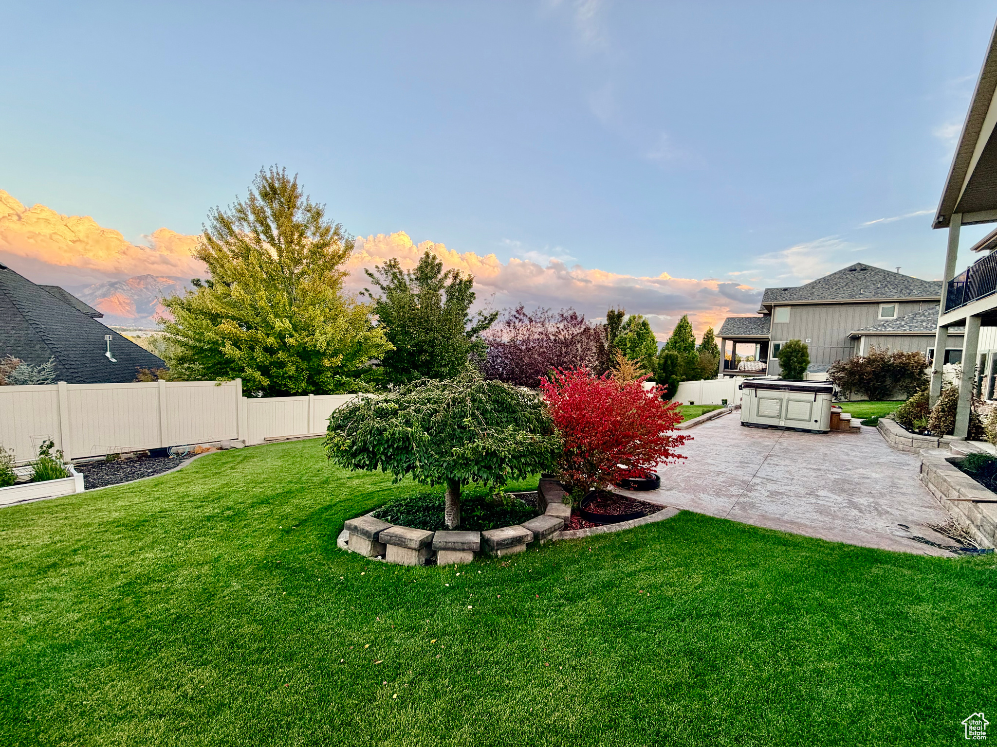 RIVER OAK - Residential