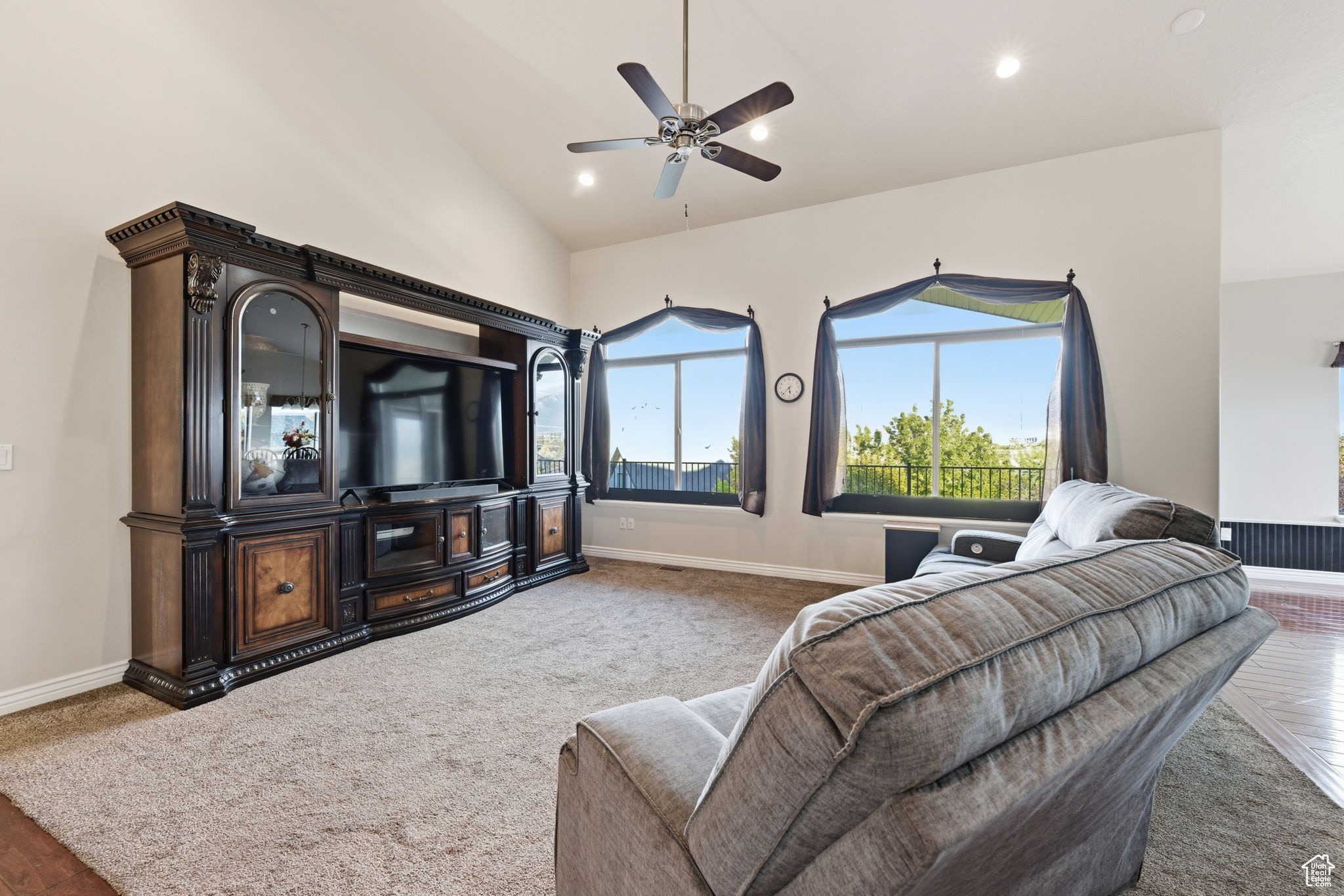 RIVER OAK - Residential