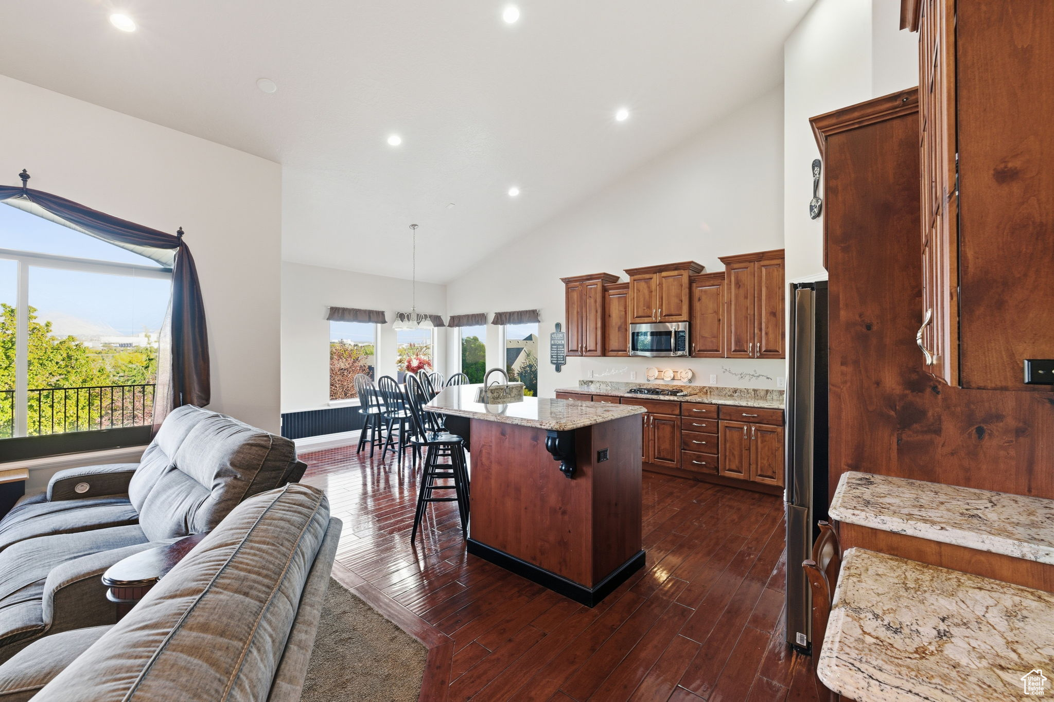 RIVER OAK - Residential