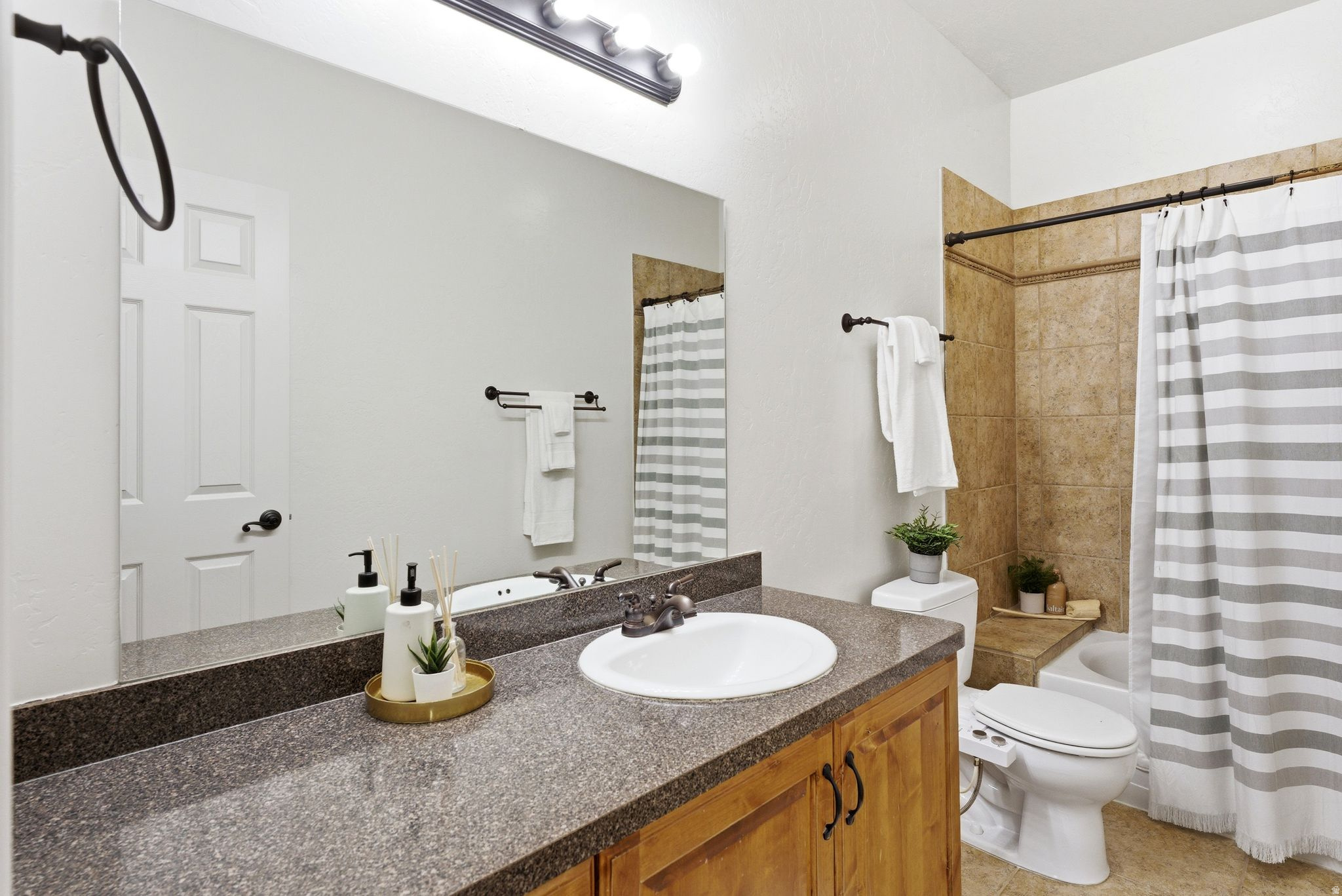 SOMERSET RIDGE - Residential