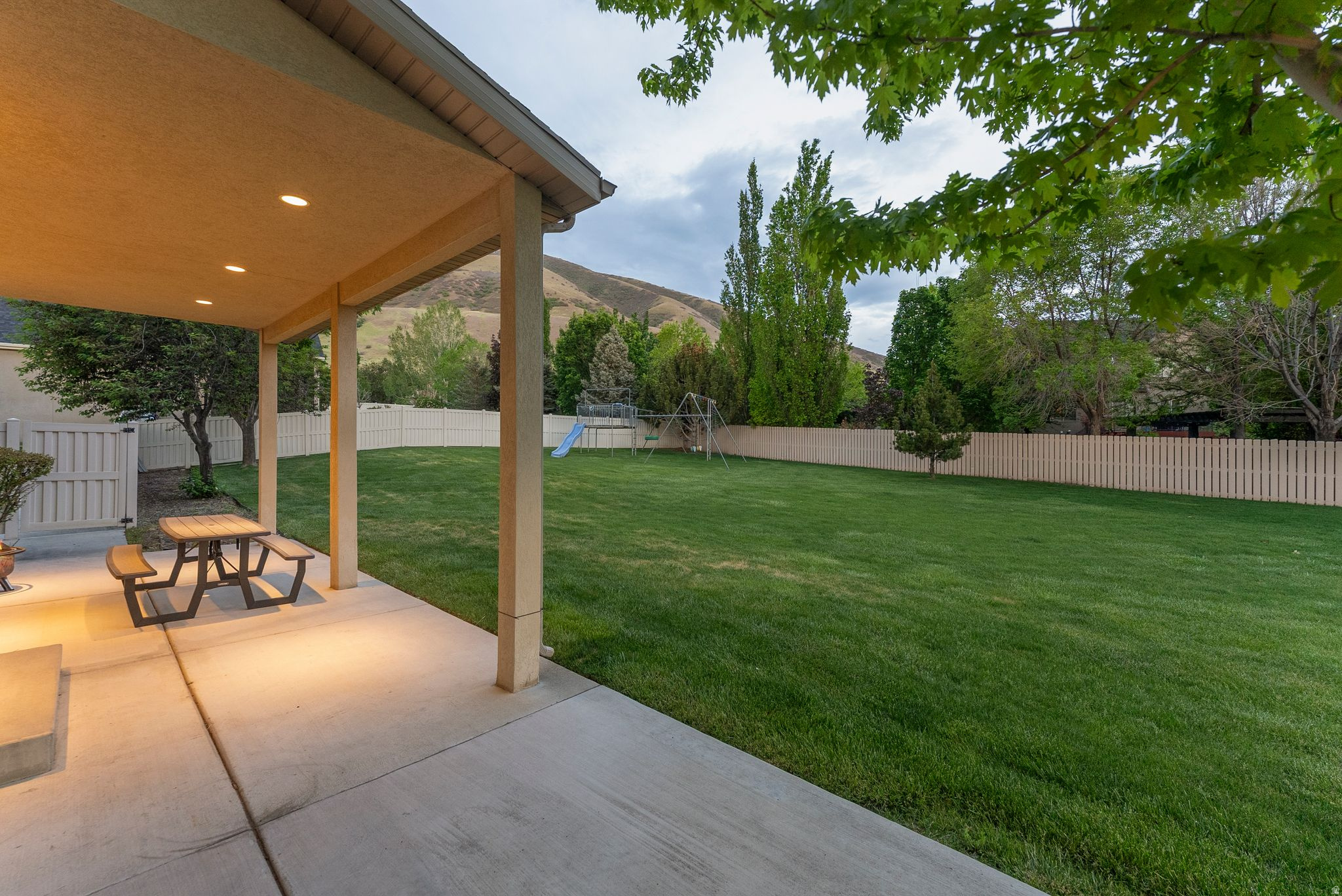 SOMERSET RIDGE - Residential