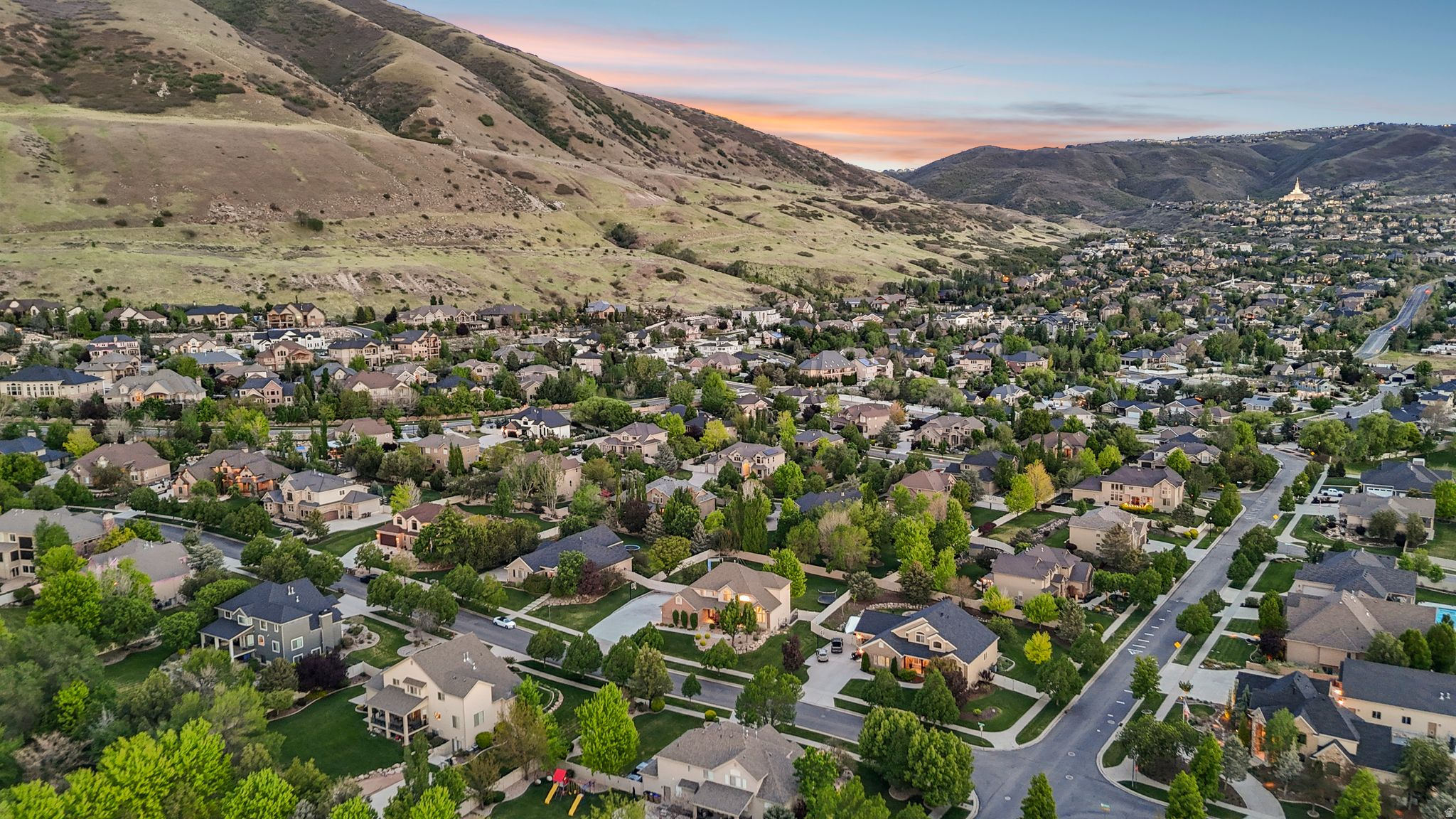 SOMERSET RIDGE - Residential