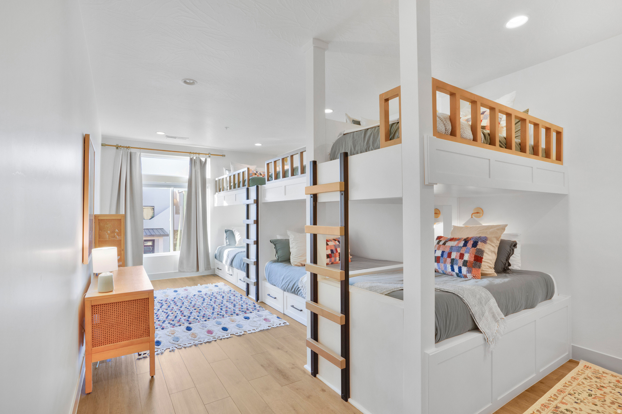 EIGHTH AT CORAL CANYON AMD - Residential