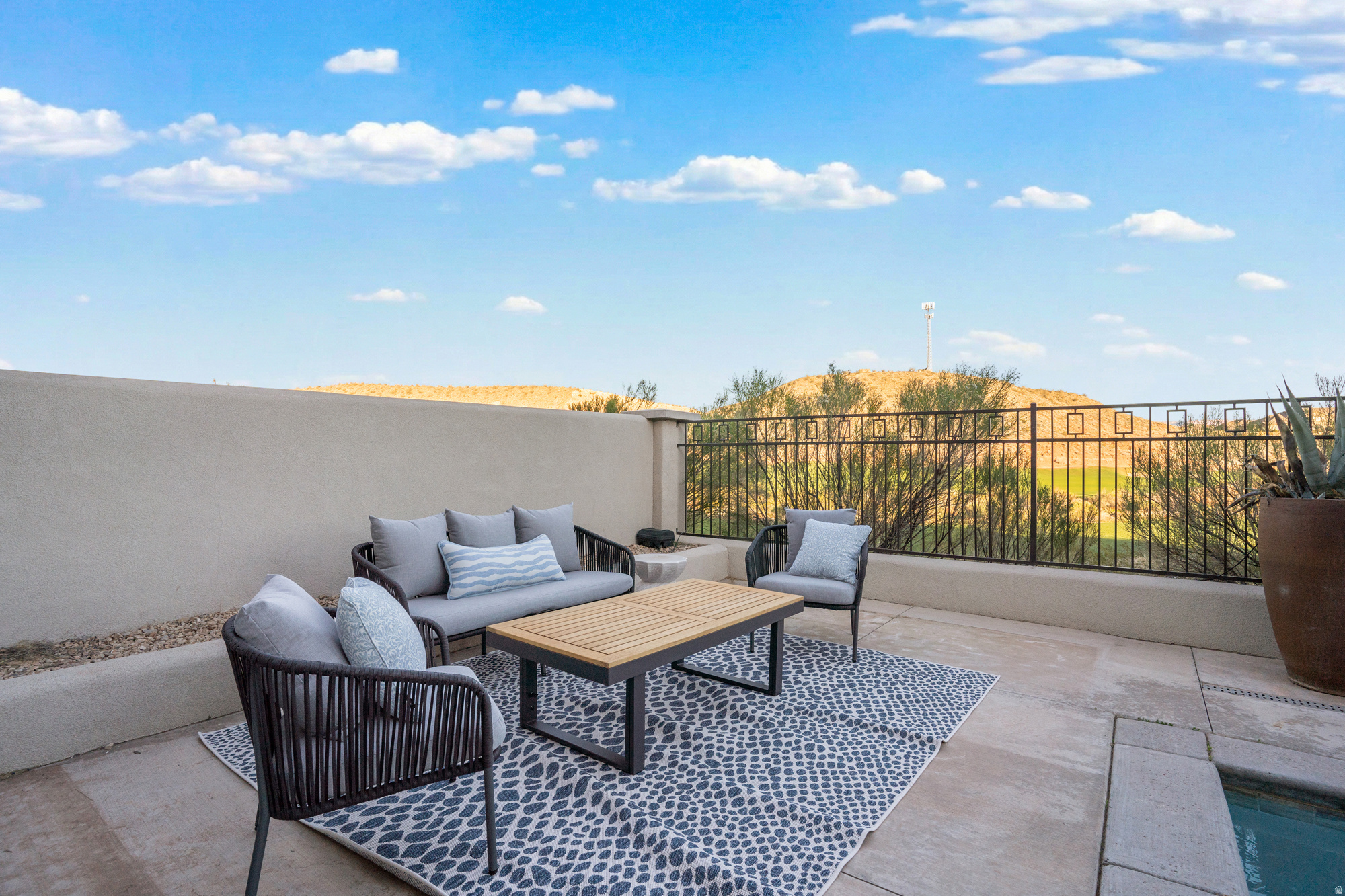 EIGHTH AT CORAL CANYON AMD - Residential