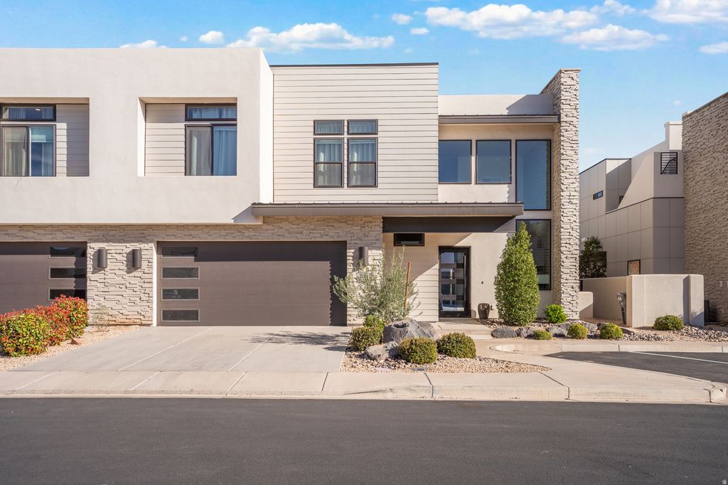 Photo of 2272 N DOUBLE EAGLE LN, Washington, UT 84780 (MLS # 2143898)