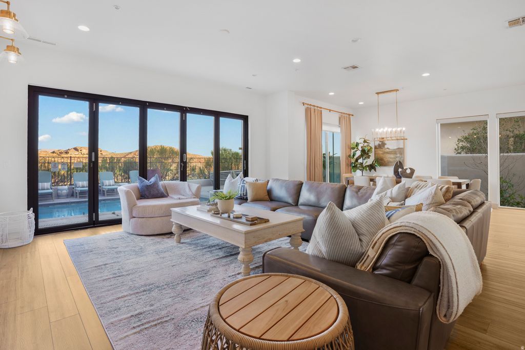 Photo of 2272 N DOUBLE EAGLE LN, Washington, UT 84780 (MLS # 2143898)