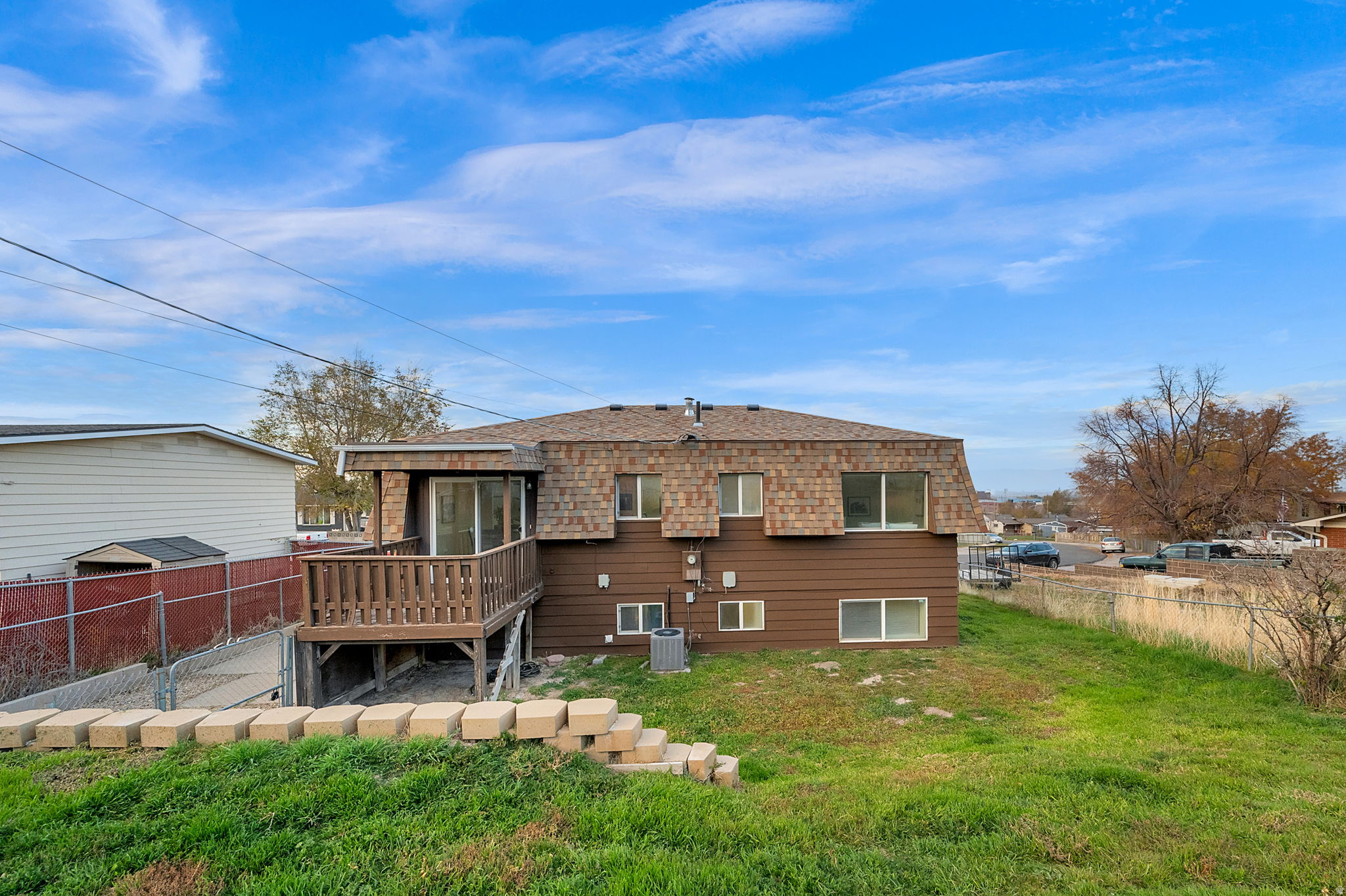 OQUIRRH HILLS - Residential