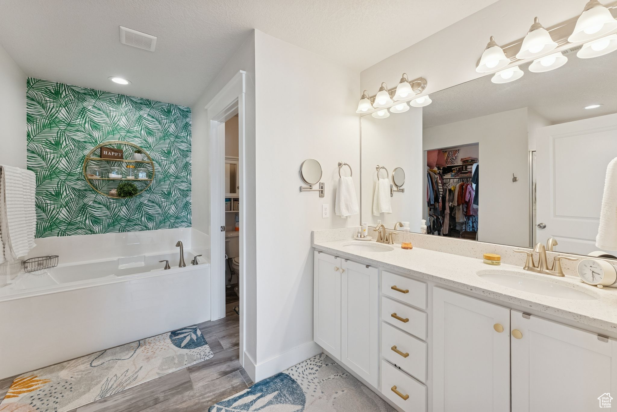 HILL FARMS - Residential