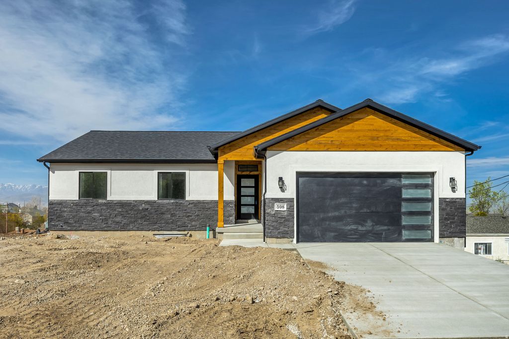 Photo of 598 CANYON RD, Tooele, UT 84074 (MLS # 2146527)