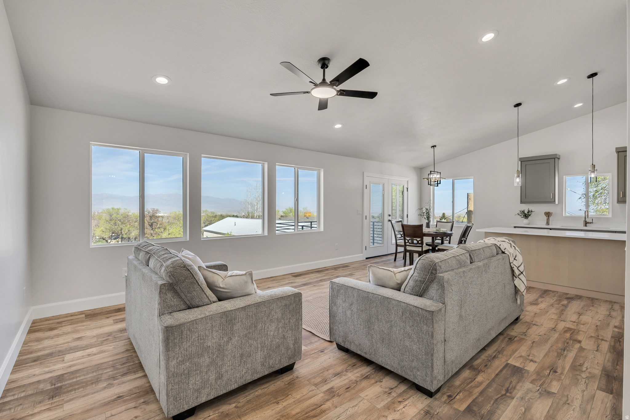 HALLS HOLLOW - Residential